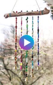 Ajoutez De L Eclat Au Jardin Avec Ce Beau Carillon A Vent Perle In 2020 Boho Diy Wind Chimes Diy Boho Decor