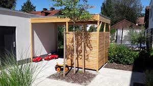 Gartenhaus Bobbycargarage Und Uberdachung Aus Larche Gartenhaus Garten Vorgarten
