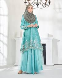 Gaya fashion tentang baju kurung sekarang ini sedang ngetren dikalangan para wanita indonesia. Baju Kurung Lace Armel Tiffany Blue Muslimahclothing Com