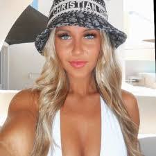 Alicia Glaser's Instagram, Twitter & Facebook