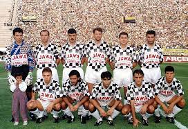 Büyük şehri olan i̇zmir'de altay i̇dman yurdu adıyla. Altay 1993 1994 Soldan Saga Ayaktakiler Aydin Dagdelen Miodrag Jesic Orhan Ustundag David Mitchell Mufit Ikizoglu Ramazan Torunoglu Spor Fotograf Ramazan