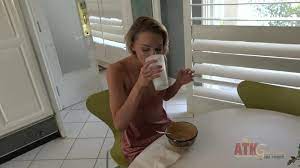Emma hix pee