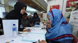 Loker tukang sapu jalan pemkot surabaya. Buruan Pemkot Surabaya Tawarkan 1 500 Lowongan Di Bursa Kerja Regional Liputan6 Com