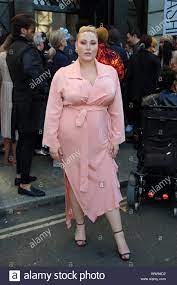 Management hayley hasselhoff hace historia como la primera modelo talla grande en conseguir una portada europea de. Hayley Hasselhoff Stockfotos Und Bilder Kaufen Alamy