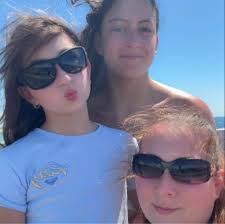 1.31.2025 This juvie may came home for a little parental care = food...