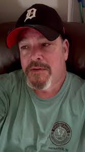 Keith Smallman's Instagram, Twitter & Facebook