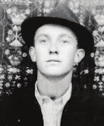 Estelle Goodrich's Instagram, Twitter & Facebook