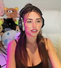 Will Madison Beer Be a Huge Competition to Streamers Like Pokimane and  Amouranth?