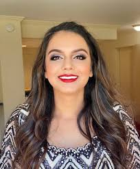 Elizabeth Enciso's Instagram, Twitter & Facebook