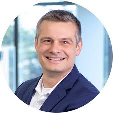 A petition to reinstate Minnesota's original state flag—after it was  redesigned by a committee—has surpassed 10,000 signatures. The petition,  filed