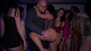 סרטון סקס במסיבה