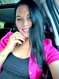 Et oui l'été tire à sa fin et déjà depuis le début de l'année je peux  compter une centaine de contrat de chant à mon horaire ! Tout ça en étant  maman,