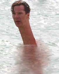 Benedict Cumberbatch S Long Neck Is Your New Favourite Meme Memes Benedict Cumberbatch Dumb Photos