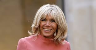 Fransızların fransa'nın yeni cumhurbaşkanı emmanuel macron'un kendisinden 25 yaş küçük eşine verdikleri isim. Les Astuces De Brigitte Macron Pour Paraitre Plus Jeune