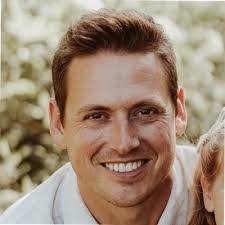 Daniel Gawronski's Instagram, Twitter & Facebook