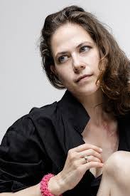 Sandra Tholl's Instagram, Twitter & Facebook