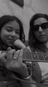 Scrivere l'Amore e l'Ansia: Cantando il Presente