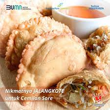 Bandara Sultan Hasanuddin Jalangkote Salah Satu Makanan Khas Makassar Ini Menjadi Pilihan Makanan Cemilan Sore Sembari Minum Teh Jalangkote Juga Bisa Dibawa Sebagai Oleh Oleh Sekilas Mirip Dengan Pastel Namun Kulit