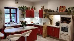 Plein d'astuces à découvrir pour rafraîchir sa cuisine sans se ruiner. Relooking