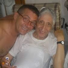 Doing my best in the kitchen with what I've got! Shot by Jessica Eisner  Photographer and apron by Butcher Billy 💚