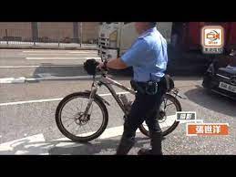 九龍城單車男捱平治撞垃圾車dup唔切再撼平治 youtube