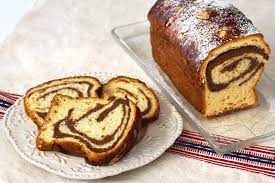 Cozonac moldovenesc cu aluat oparit.pufos si delicios. Cozonac Moldovenesc Cu CremÄƒ De NucÄƒ Si CiocolatÄƒ