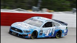 Tonight, the nascar cup series makes a rare wednesday night appearance at darlington raceway in south carolina. Kevin Harvick Wins Nascar S Return Race At Darlington 10tv Com