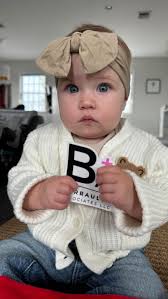 Falling into October with our favorite gal and marketing maven, Isla 😍🍂