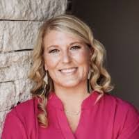 Kelli Randolph's Instagram, Twitter & Facebook