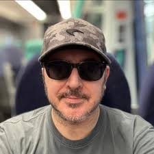 I offered Majd $250,000 to live in a gym until he lost 100 pounds. I  thought this would be a normal video but it ended up being the most  powerful and emotional