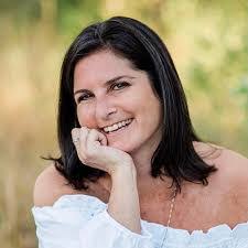 Krista Hanley's Instagram, Twitter & Facebook