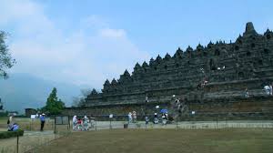 In the village of sanchi located on an important trade route in the state of madya. Stupa Besar Di Sanchi India Kuil Tertua Buddhisme Perjalanan