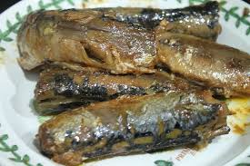 Ya, menu ikan bakar merupakan salah satu menu yang dalam pengolahannya termasuk mudah dan praktis. Sardin Goreng Masak Kicap Azie Kitchen