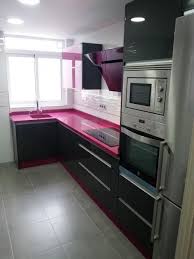 Decorar cocinas pequeñas, requiere un poco más de arte que decorar aquellas en que nos sobra precisamente espacio. Cual Es El Diseno Mas Adecuado Para Las Cocinas En Forma De L