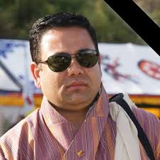 MEANWHILE IN SINCHEL DEVISTHAAN Bhaktajan are lined up for the final day  Chaitey Dasai