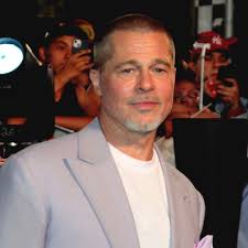 Angelina Jolie, Brad Pitt's twins Vivienne and Knox are officially 16 — see  their best photos