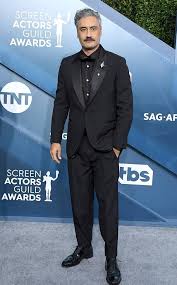 Taika Waititi From Sag Awards 2020 Red Carpet Fashion In 2020 Taika Waititi Sag Awards Best Supporting Actor