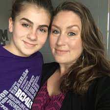 Lindsay Machado's Instagram, Twitter & Facebook