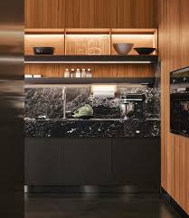 Lacquer cabinets, between innovation and craftsmanship. Arclinea Dream Kitchens Collections