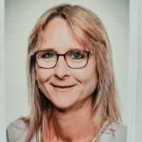 100+ Profile mit dem Suchbegriff „Béatrice“