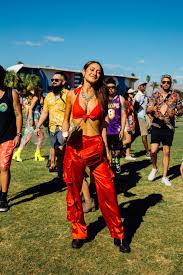 It features art installations and has also become a major fashion hotspot for. Coachella 2019 Street Style Fashion Fashionista