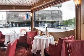 Le Capitaine Fracasse Diner Croisiere Paris Wonderbox