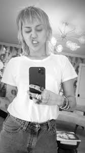 Miley Cyrus In 2020 Miley Cyrus Hair Miley Cyrus Pictures Mullet Hairstyle