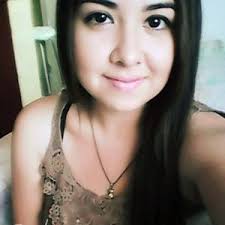 Cinthia Loza's Instagram, Twitter & Facebook