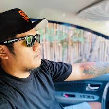 What characters to build and how to farm resources in Genshin Impact?