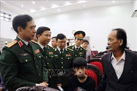 Kính thưa quý khách hàng hiện nay ở huyện văn giang đang có một số cá nhân dán tờ rơi hút bể phốt tại văn giang làm ăn bát nháo hút không hết, và không đúng quy trình kỹ thuật. Tá»•ng Tham MÆ°u TrÆ°á»Ÿng QÄ'nd Viá»‡t Nam Phan VÄƒn Giang Chia Sáº» Máº¥t Mat Vá»›i Than Nhan Cac Gia Ä'inh Liá»‡t SÄ© áº£nh Thá»i Sá»± Trong NÆ°á»›c Ná»™i Chinh