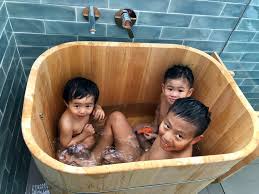 Squealing Kids In Singapore Family Bathtime Courtesy Of Bartok Design Japanese Bathtub Singapore Kids
