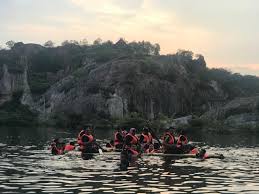 Setiap bulan sampel air tasik ni akan di bawa ke jabatan yang berkenaan di shah alam untuk diuji. 10 Perkara Menarik Yang Terdapat Di Tadom Hill Resorts Hans
