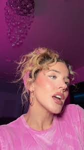 Krystle Young's Instagram, Twitter & Facebook