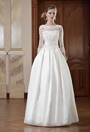 Maybe you would like to learn more about one of these? Schmales Brautkleid Mit Armeln Abnehmbare Schleppe Kleiderfreuden